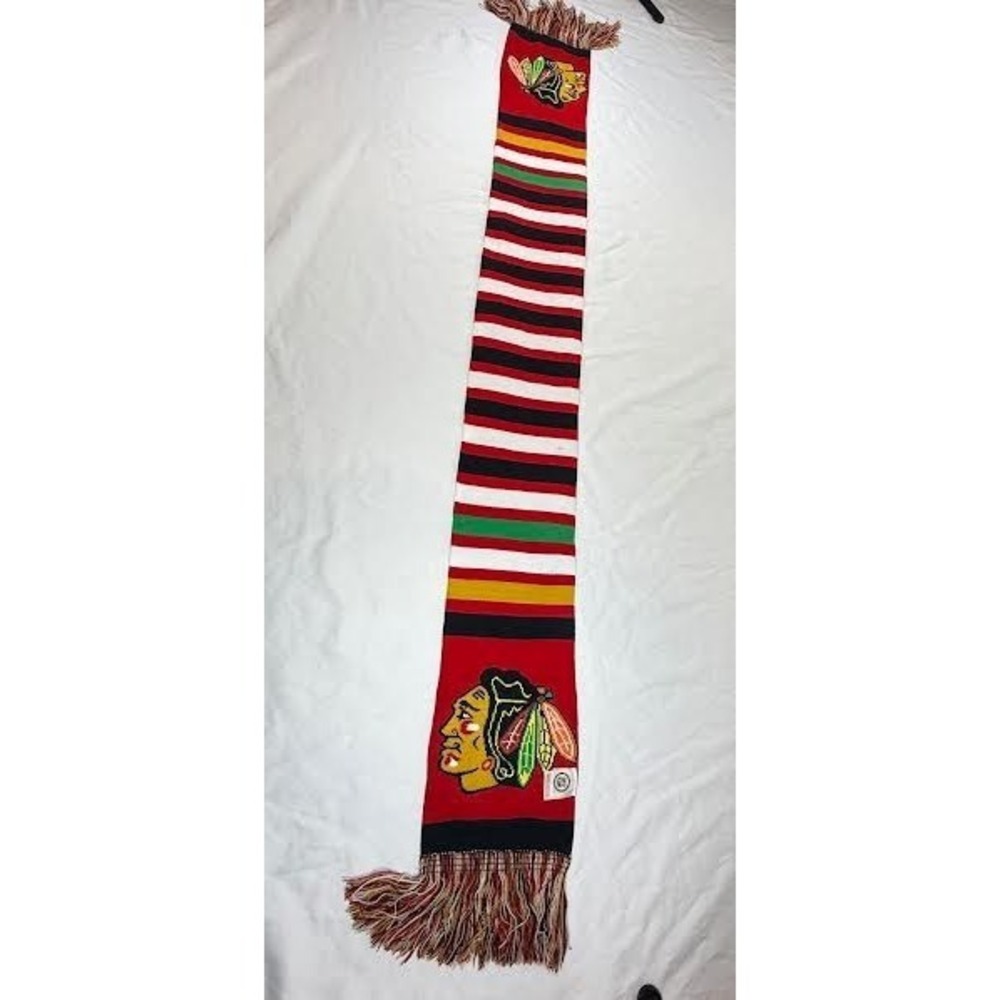 Chicago Blackhawks Red Knit Stripe Fringe Scarf NHL Fan Gear Acrylic Blend - Picture 4 of 6